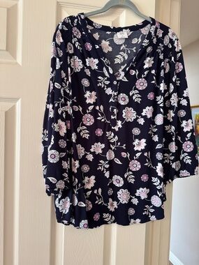 croft & barrow Navy Floral V-Neck Blouse with Pink and White Flowers